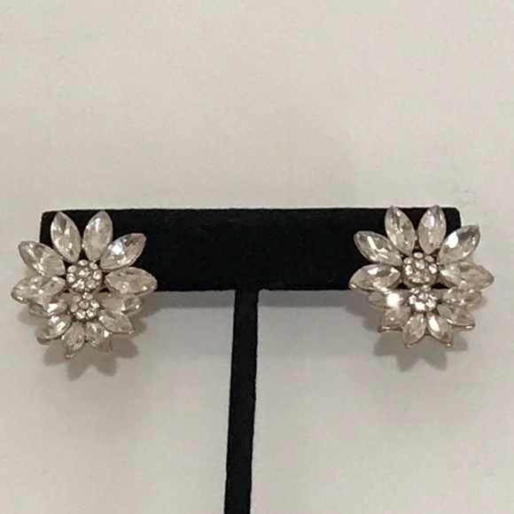 Vintage Rhinestone Earrings Gold Tone Stud Earrings - Picture 9 of 10